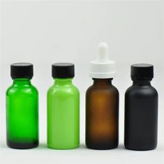 Стъклена бутилка етерично масло
